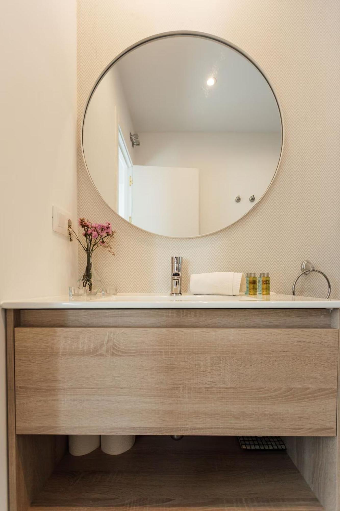 Reformed And Comfy- 2Bd 2Bth- Arenal Daire Sevilla Dış mekan fotoğraf