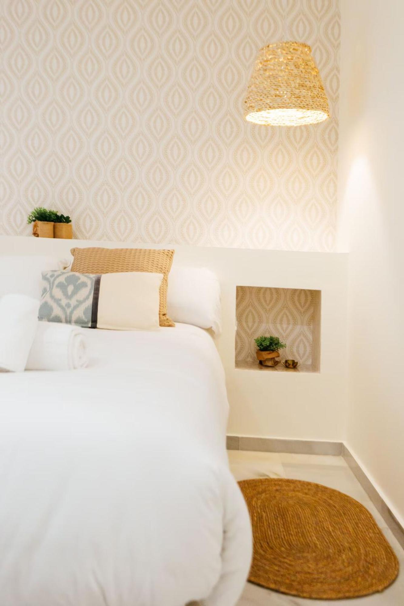 Reformed And Comfy- 2Bd 2Bth- Arenal Daire Sevilla Dış mekan fotoğraf